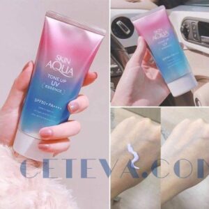 Kem chống nắng Skin Aqua Lavender có kết cấu nhẹ nhàng, mịn màng và dễ dàng thẩm thấu vào da